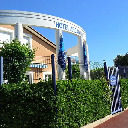 Arcadius Le Petit Hotel Hotel