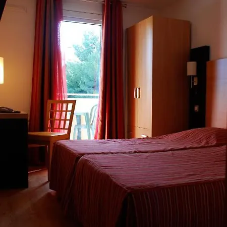 Arcadius Le Petit Hotel Hotel