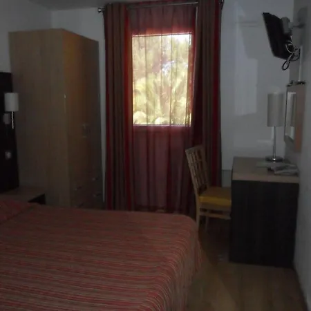 Arcadius Le Petit Hotel
