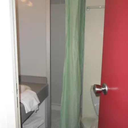 Arcadius Le Petit Hotel 2*