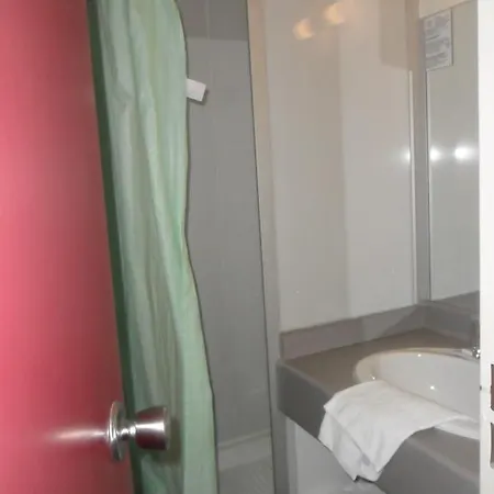 Arcadius Le Petit Hotel