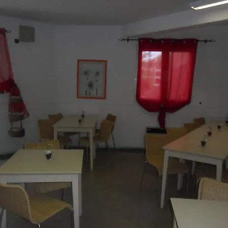 Arcadius Le Petit Hotel 2*